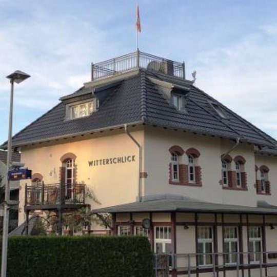 Das Foto zeigt den Bahnhof Witterschlick, Foto: Gemeinde Alfter - vergrößerte Darstellung öffnen