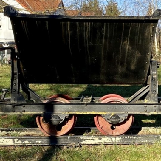 Das Foto zeigt eine Lore, Foto: Gemeinde Alfter - vergrößerte Darstellung öffnen