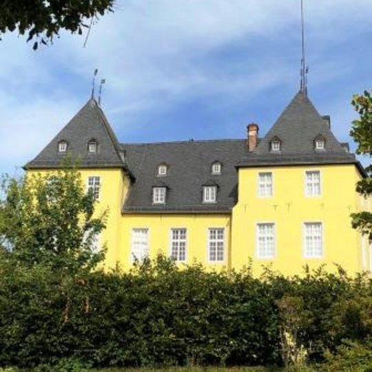 Das Foto zeigt das Alfterer Schloß. Foto: Gemeinde Alfter - vergrößerte Darstellung öffnen