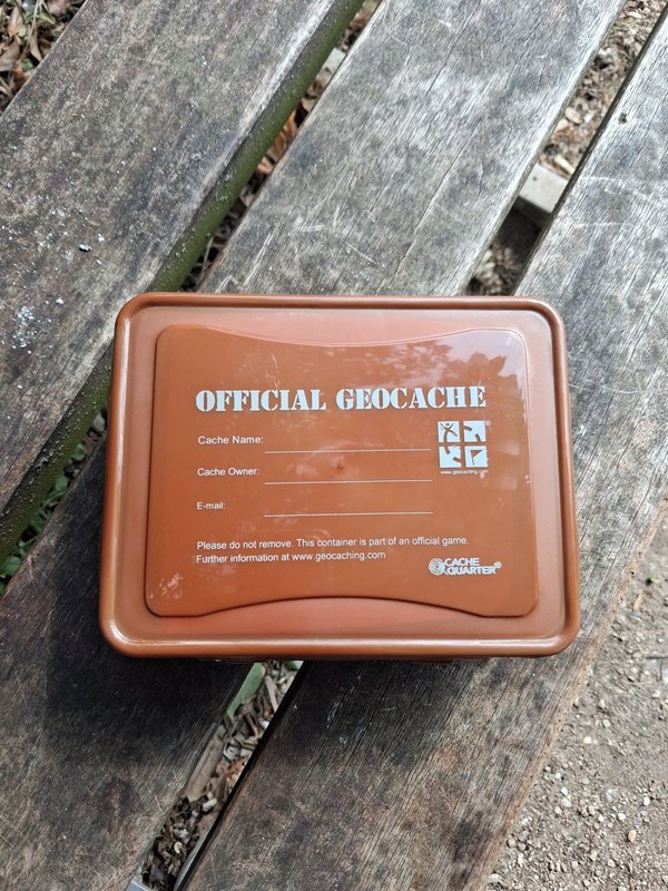 Geocache, Foto: Gemeinde Alfter Foto mit Geocache-Dose