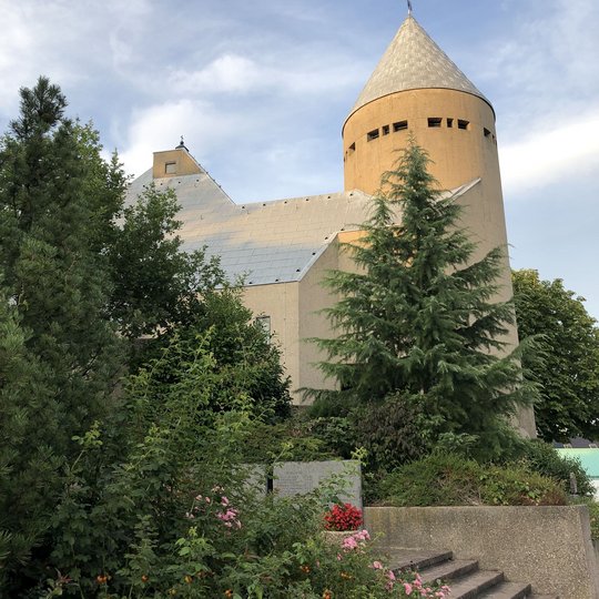 Das Foto zeigt die Kirche St. Mariä Heimsuchung, Foto: Gemeinde Alfter - vergrößerte Darstellung öffnen